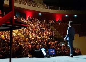 Matthieu Sinclair Agence de conférenciers Magie Relation